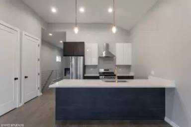 Main picture of 3936 S Indiana Ave