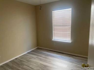 Main picture of 10731 Shaencrossing