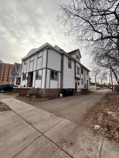 Main picture of 317 Earl St