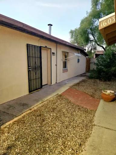 Main picture of 1607 N Louis Ln