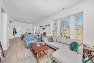 Main picture of 3637 W Iowa St