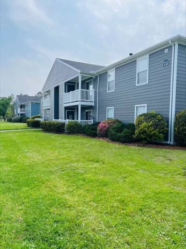 Main picture of Carriage House Apartments