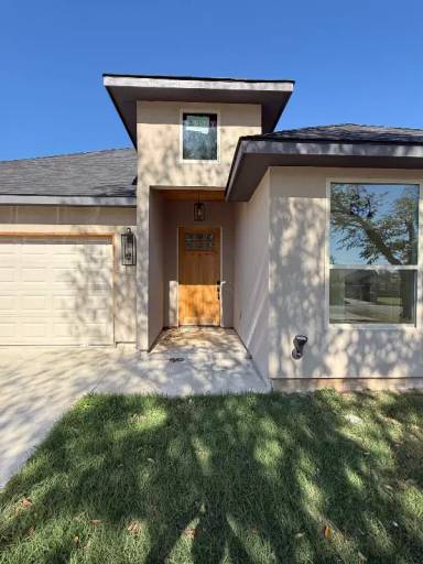 Main picture of 5728 Donnelly Ave
