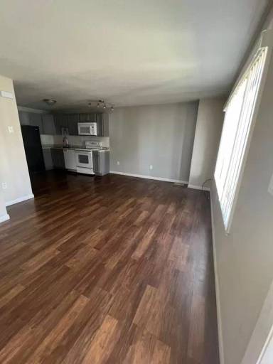 Main picture of 151 Newington Ave