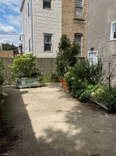 Main picture of 1643 W Carmen Ave