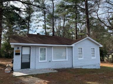 Main picture of 1201 Lake Dr