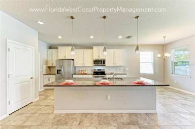 Main picture of 15327 Las Olas Pl