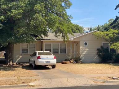 Main picture of 3002 46th St