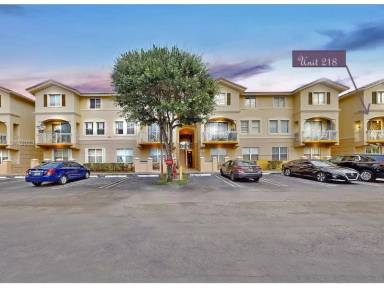 Main picture of 8814 W Flagler St