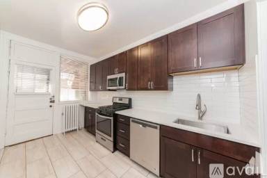 Main picture of 7000 N Sheridan Rd