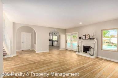 Main picture of 16457 N 47th Pl