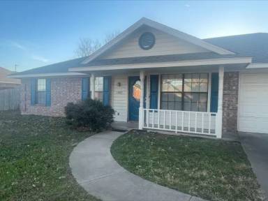 Main picture of 1802 Sprucewood Ave