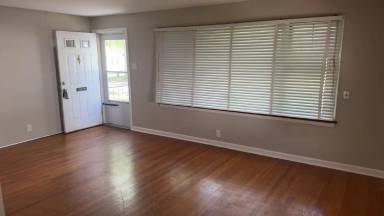 Main picture of 1906 Bainbridge Dr