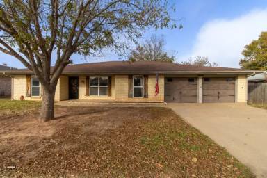 Main picture of 5604 Greentree Ave