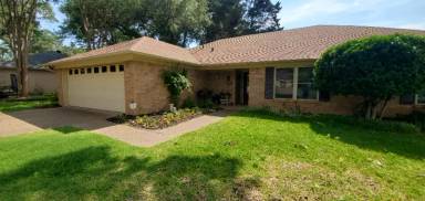 Main picture of 6013 Huntington Dr