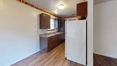 Main picture of 2003 Dennis St