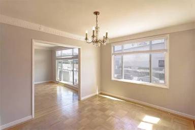 Main picture of 988 Anza St