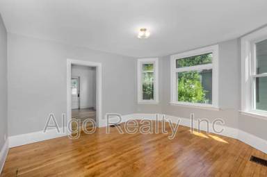 Main picture of 3449 Snelling Ave