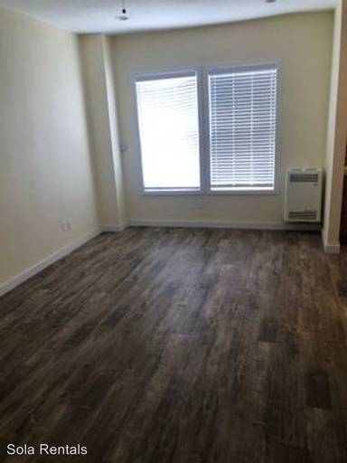 Main picture of 1000 N Serrano Ave