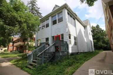 Main picture of 1915 University Ave