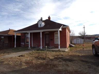 Main picture of 908 Robinson Ave