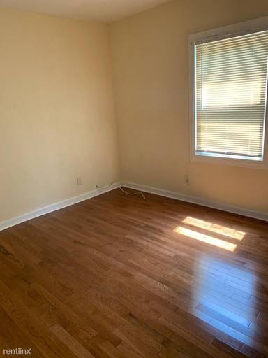 Main picture of 469 Huntington St