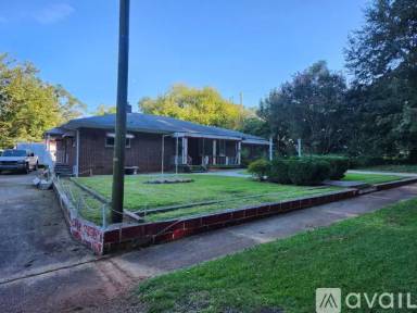 Main picture of 206 Park St