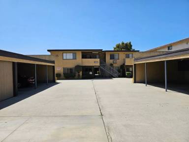 Main picture of 3236 W Orange Ave