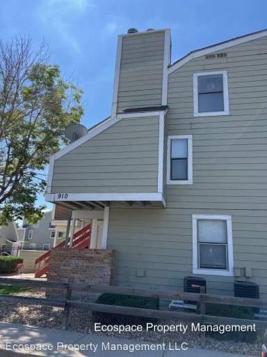 Main picture of 910 S Dawson Way