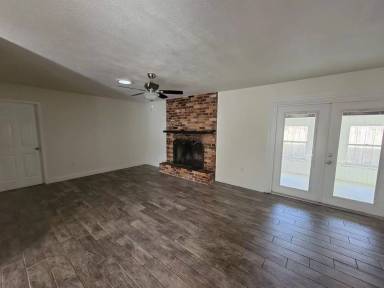 Main picture of 2425 W Central Ave