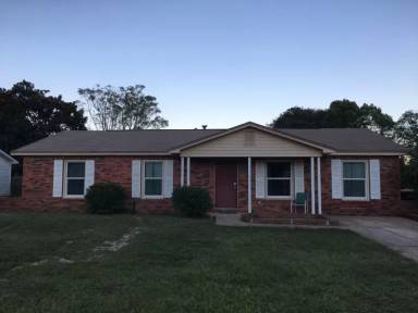 Main picture of 33 Silva Dr NW