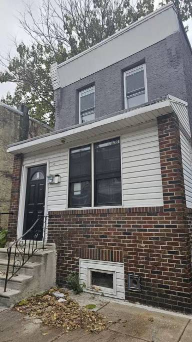 Main picture of 1928 S Hemberger St