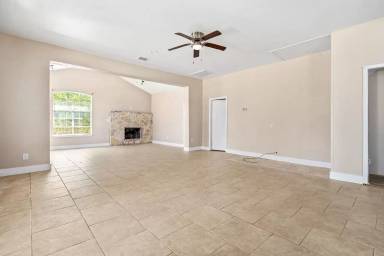 Main picture of 1612 Baker St