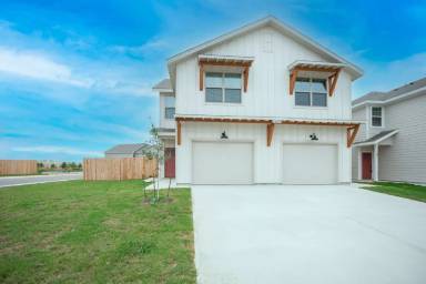 Main picture of 7607 Gramercy Way