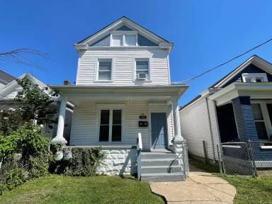 Main picture of 733 E Oak St