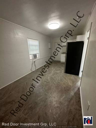 Main picture of 735 S Washington Ave