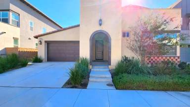 Main picture of 2664 E Scarlett Ln