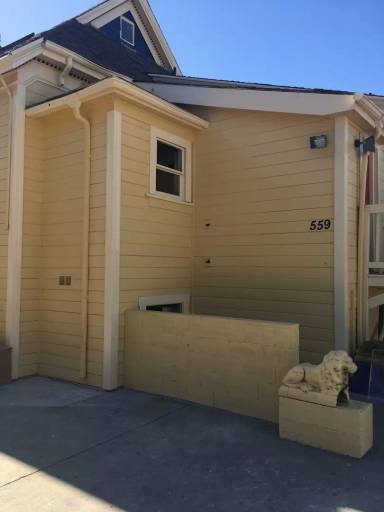 Main picture of 587 Washington St