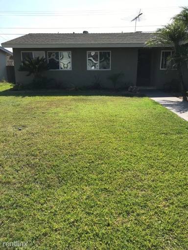 Main picture of 5897 Los Arcos Way