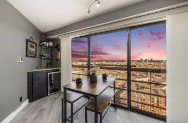 Main picture of One Hundred Park Ave