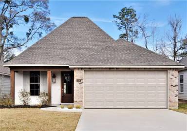 Main picture of 818 N Huval Dr