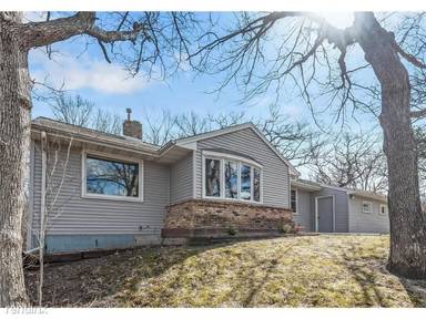 Main picture of 3682 Snelling Ave N