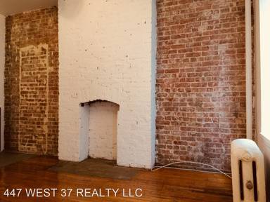 Main picture of 449 W 37th St