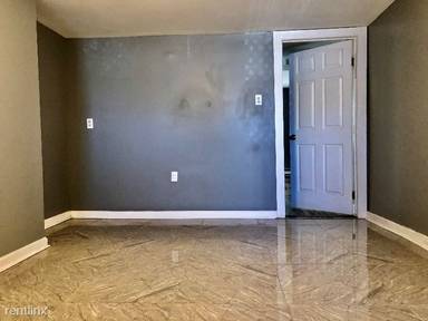 Main picture of 37 Oak St
