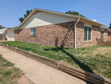 Main picture of 4720 62nd St