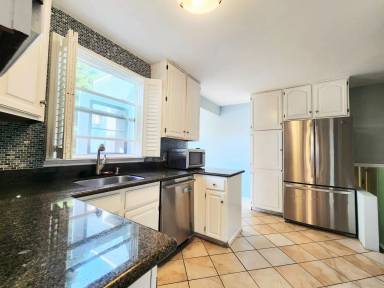 Main picture of 1435 Maple St