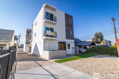 Main picture of North Harvard Blvd. Apartments