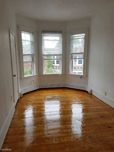 Main picture of 252 Windsor St