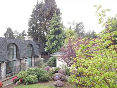 Main picture of 2324 103rd Ave NE