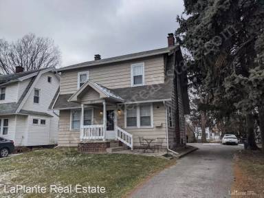 Main picture of 2057 Perth St